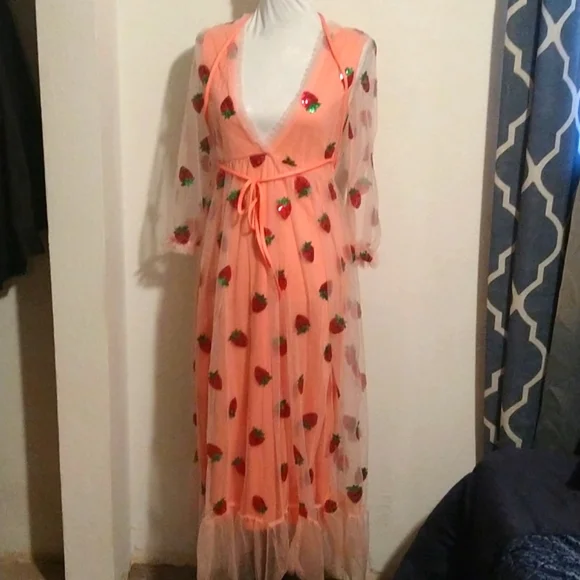 STRAWBERRY 🍓 DELIGHT.....Sexy Sequin Tulle Dress - Picture 2 of 9